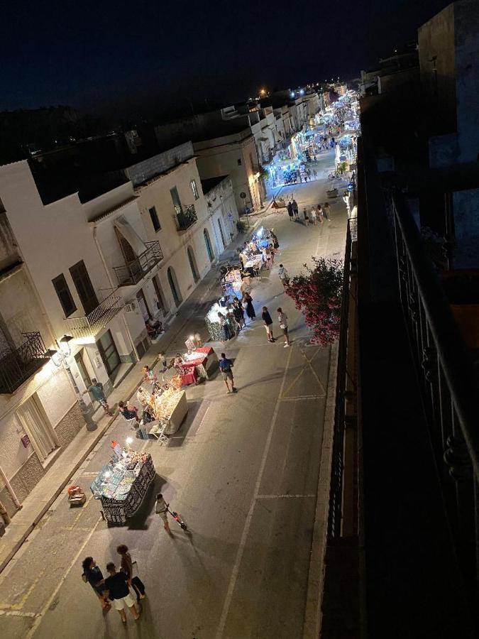 Apartment With Terraces And Private Jacuzzi - San Vito 400M From Beach San Vito Lo Capo Exterior foto