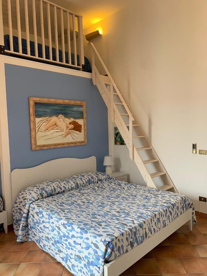 Apartment With Terraces And Private Jacuzzi - San Vito 400M From Beach San Vito Lo Capo Exterior foto