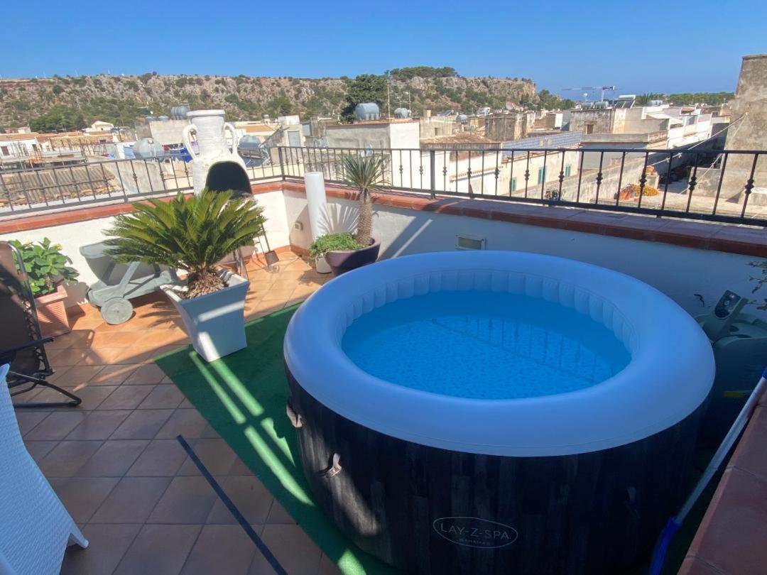 Apartment With Terraces And Private Jacuzzi - San Vito 400M From Beach San Vito Lo Capo Exterior foto